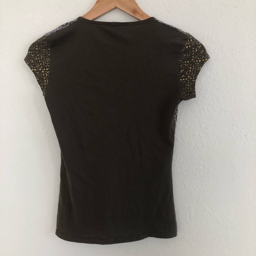 Tahari Bergdore Goodman Olive/ Gold V-Neck Top - Picture 2 of 6
